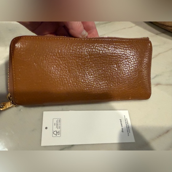 🌼Authentic EUC Miu Miu Tan Leather wallet🌼 - Picture 9 of 13
